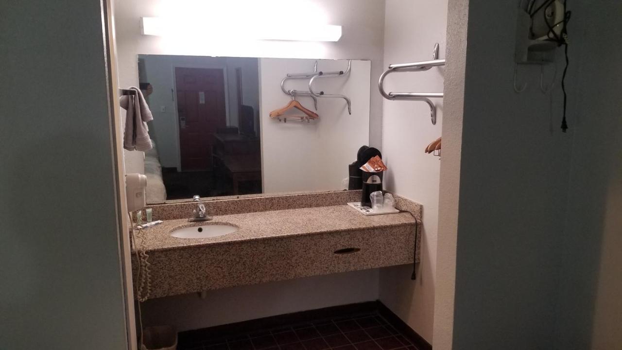 Hotel 2 Queen Beds Hotel Room 135 Booking スティルウォーター エクステリア 写真